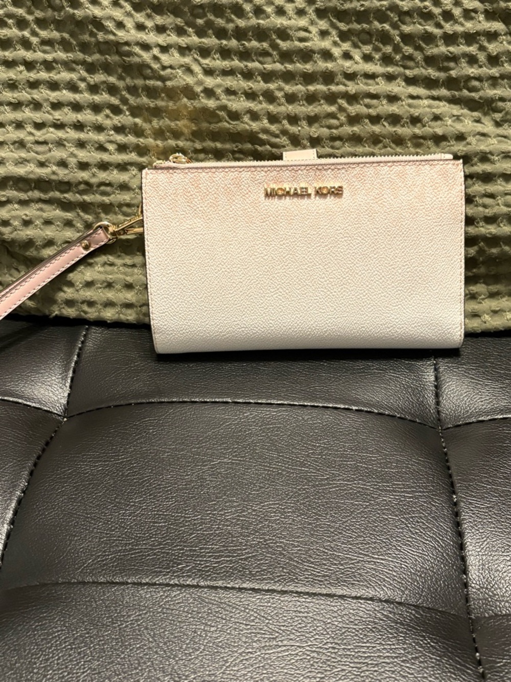 Michael Kors Pink ombré Wristlet Wallet
